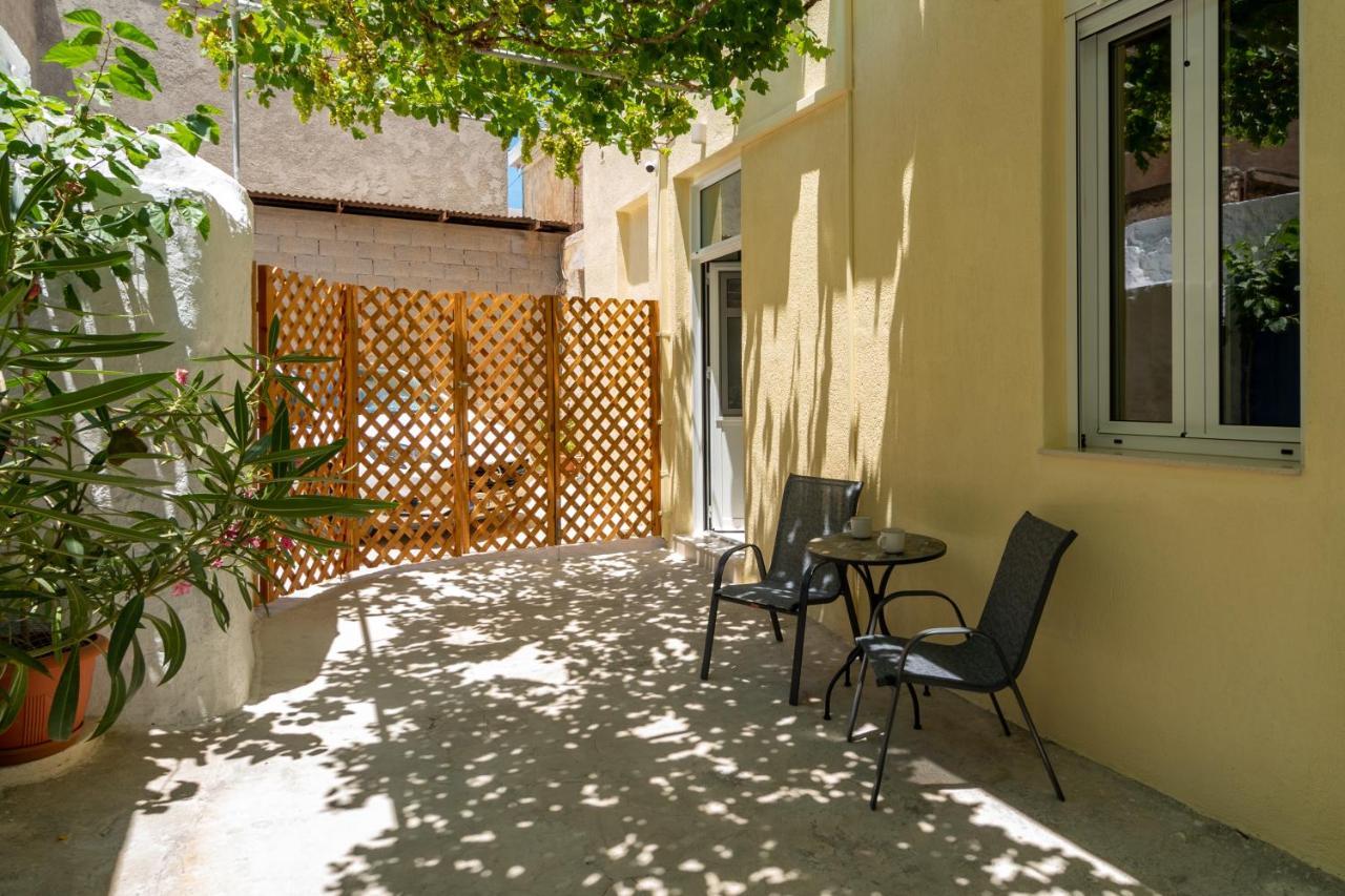 Gemma Apartments Paleochora Exterior foto